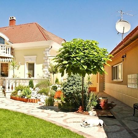 Gombos Apartman Lägenhet Hajdúszoboszló Exteriör bild