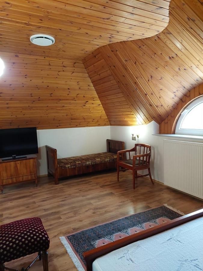 Gombos Apartman Lägenhet Hajdúszoboszló Exteriör bild
