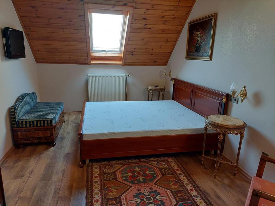 Gombos Apartman Lägenhet Hajdúszoboszló Exteriör bild