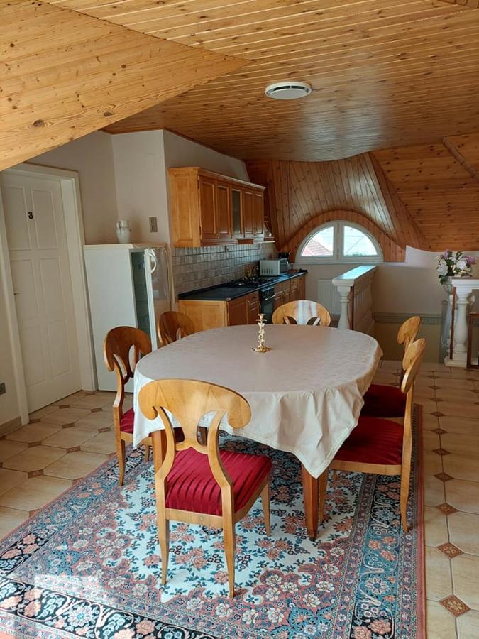 Gombos Apartman Lägenhet Hajdúszoboszló Exteriör bild