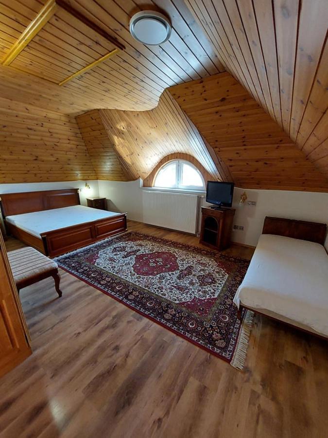 Gombos Apartman Lägenhet Hajdúszoboszló Exteriör bild