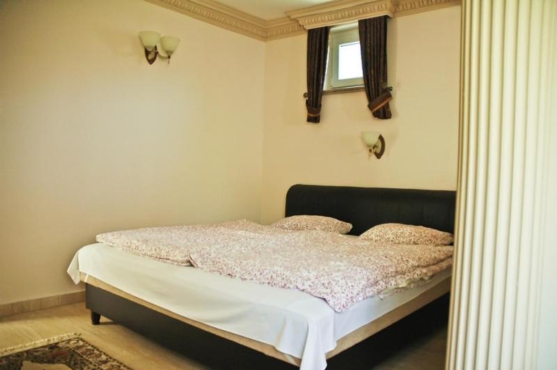 Gombos Apartman Lägenhet Hajdúszoboszló Rum bild